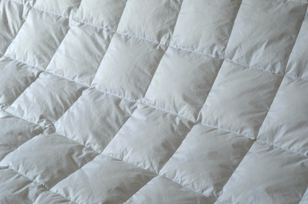 detail down comforter