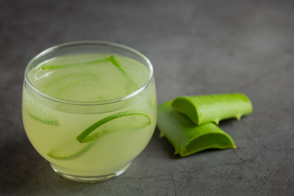 glas med aloe vera juice