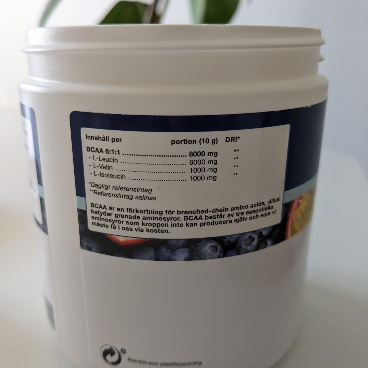Innehållsetikett med BCAA 6 1 1 på Better You fotograferad under vårt test