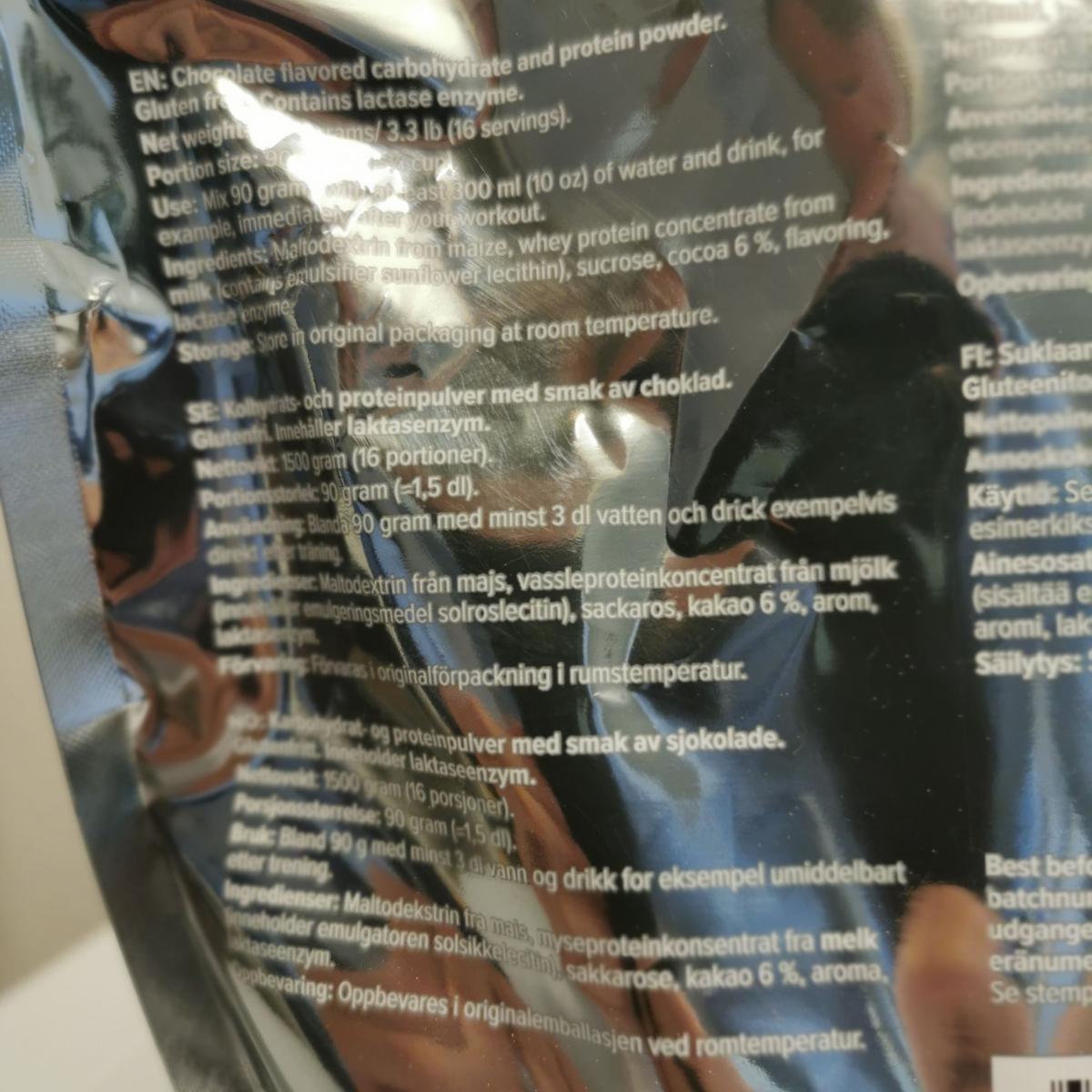 Närbild av ingredienslista och användning på Body Science Gainer foto taget av oss
