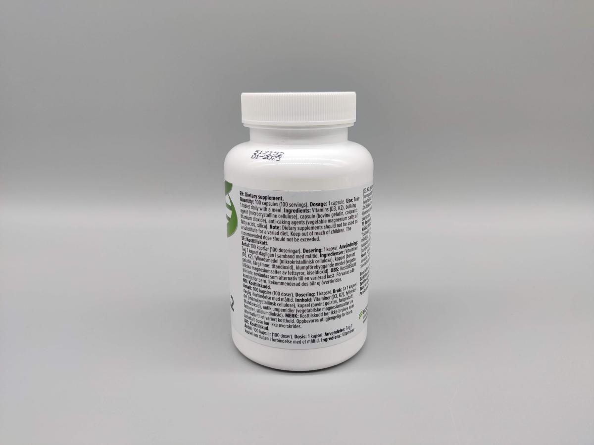 Baksidan på burken med innehåll och dosering för Body Science Vitamin D3+K2