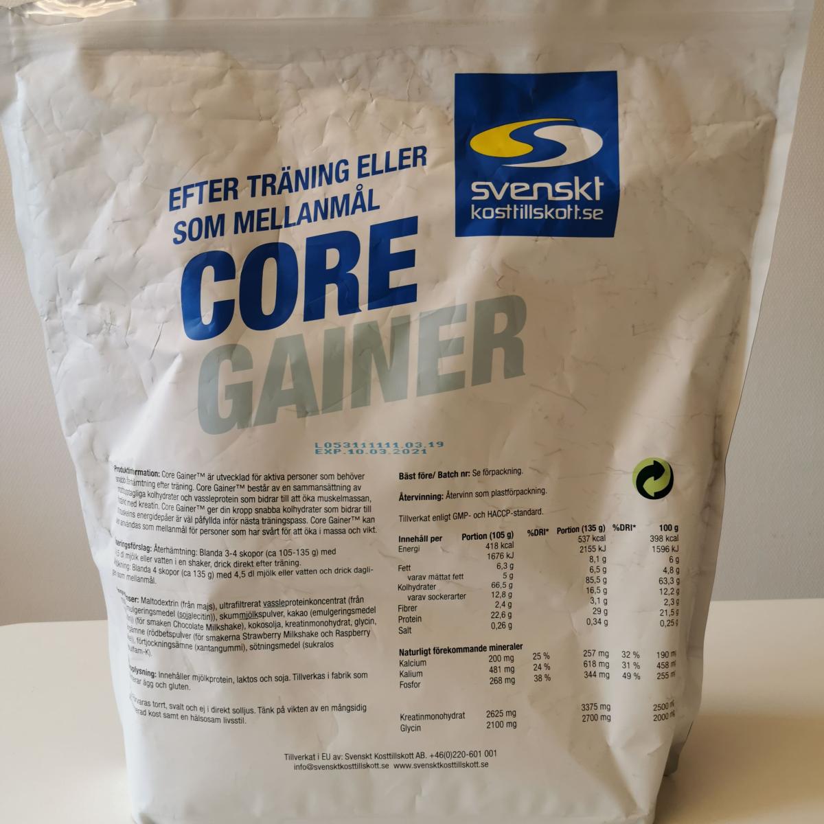 Baksidan av Core Gainer med ingredienser och näringsvärden, vår egen bild