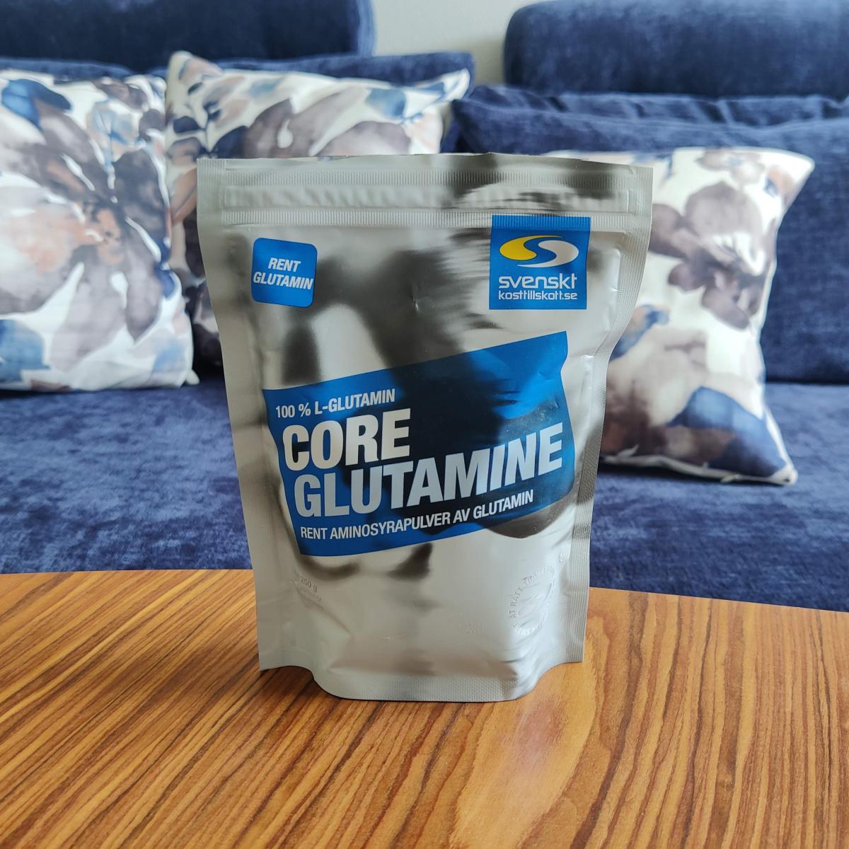 Core Glutamine på soffbordet hemma, fotad av oss under testet