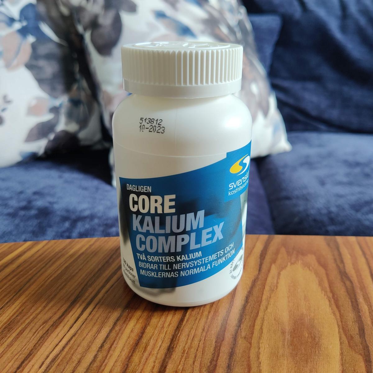 Core Kalium Complex på soffbord i hemmiljö under vår testperiod