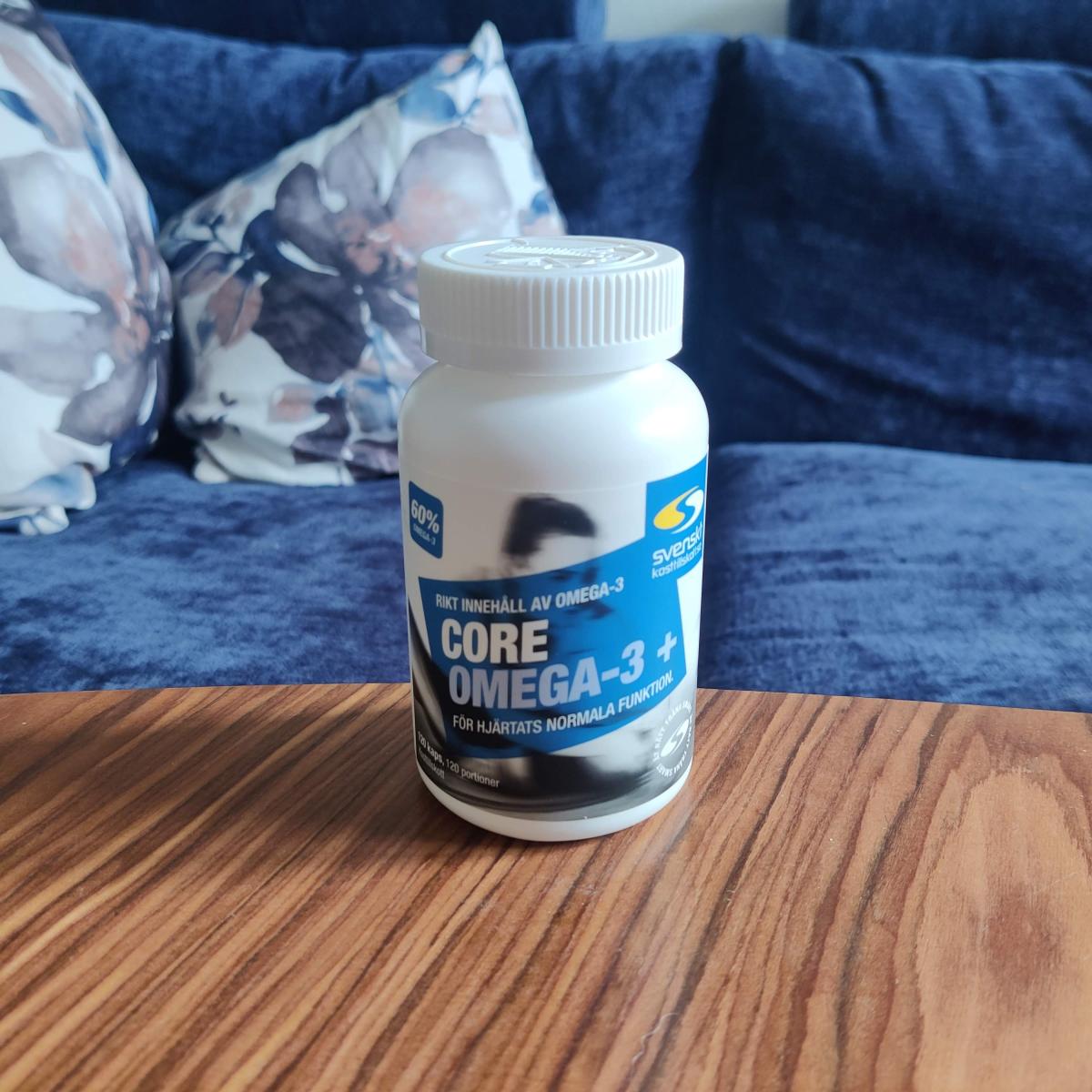 Mätning av Core Omega-3+ kapsel med skjutmått 25,59 mm, foto från vårt test
