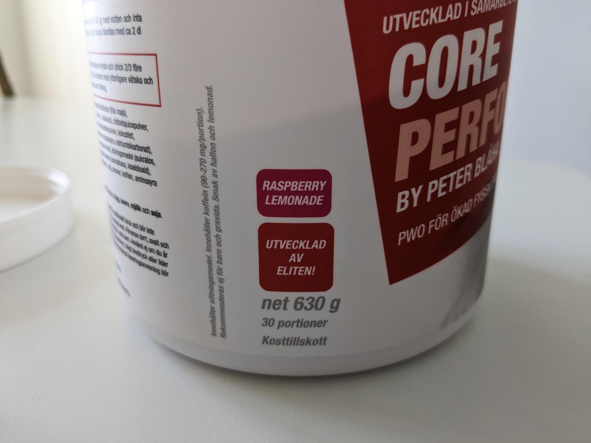 Närbild på etiketten Raspberry Lemonade på Core Performance 630 g