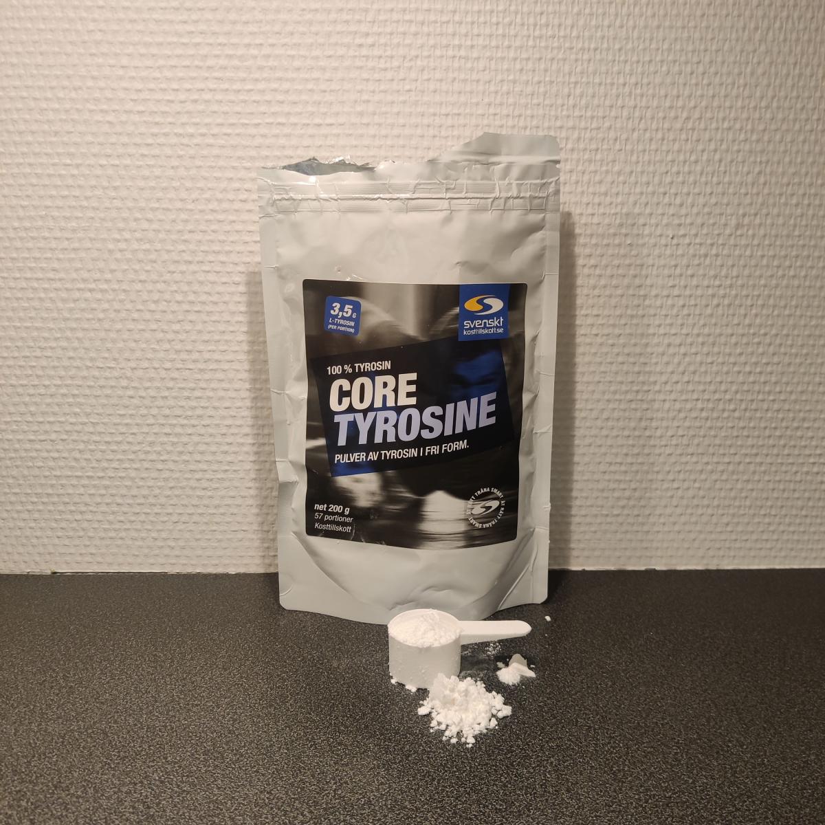 Core Tyrosine på köksbänken med skopa och lite spill, tagen av oss
