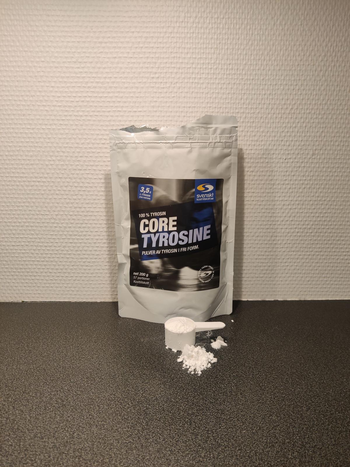 Core Tyrosine på köksbänken med skopa och lite spill, tagen av oss