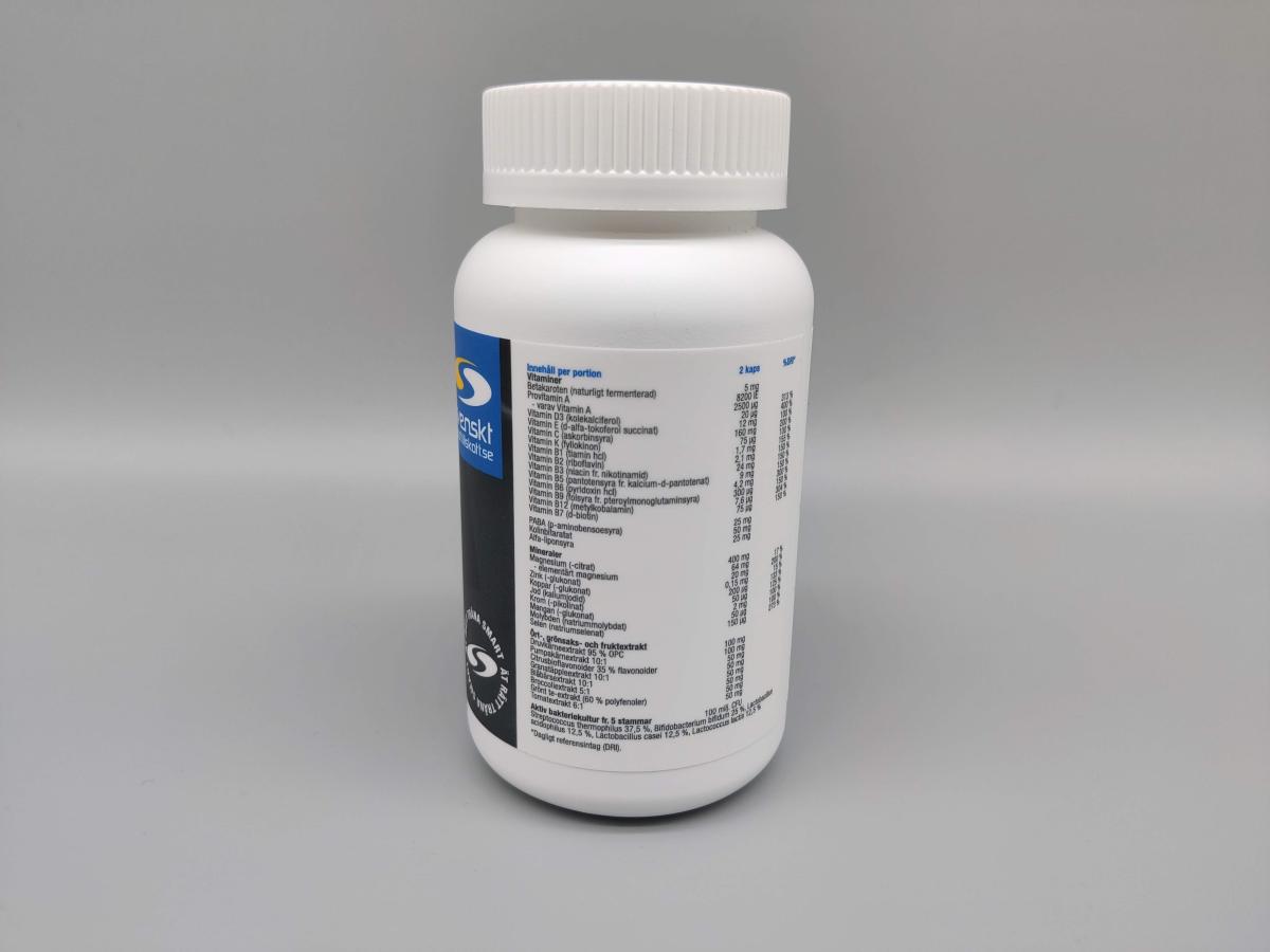 Baksidan av Core Vitamins Man med detaljerad innehållstabell, vårt foto
