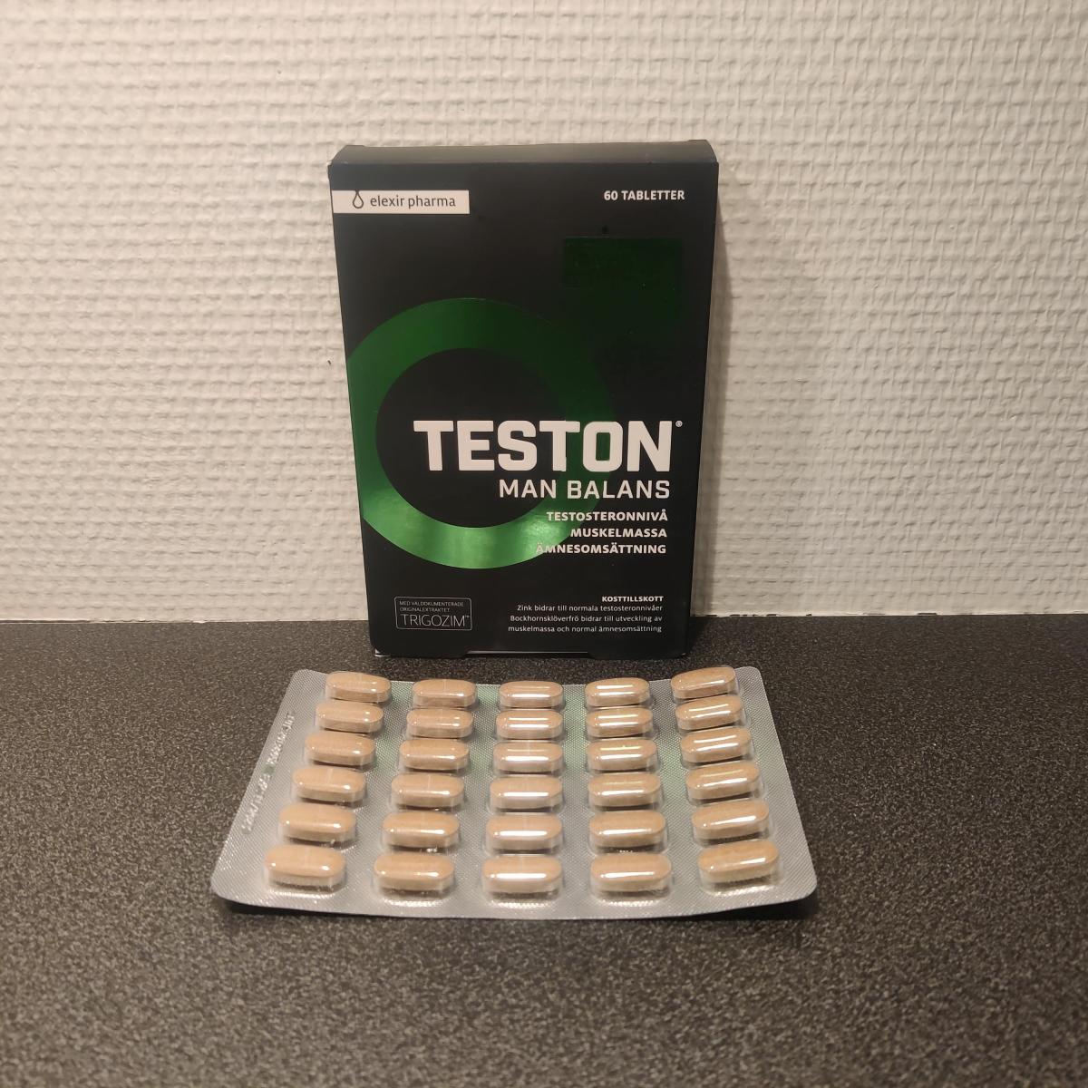 Elexir Pharma Teston Man Balans med blister framför förpackningen foto taget av oss under testet
