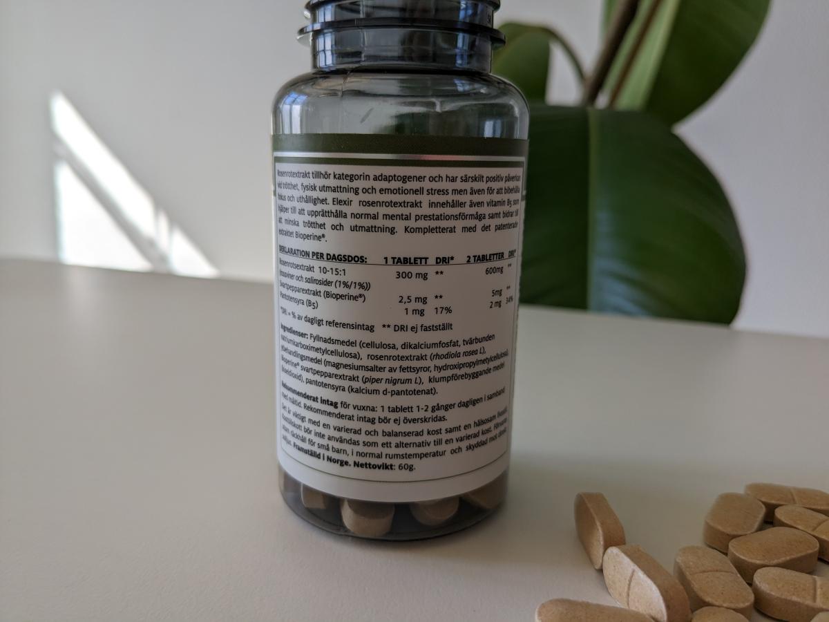Baksida av Elexir Rosenrot med ingredienslista och dosering, vår egen bild