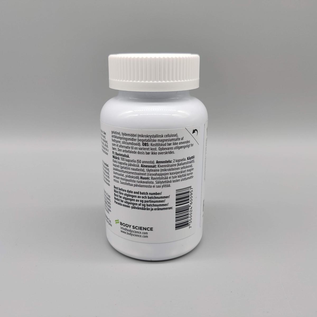 Detalj av etiketten med batchnummer och streckkod på Body Science Kalium