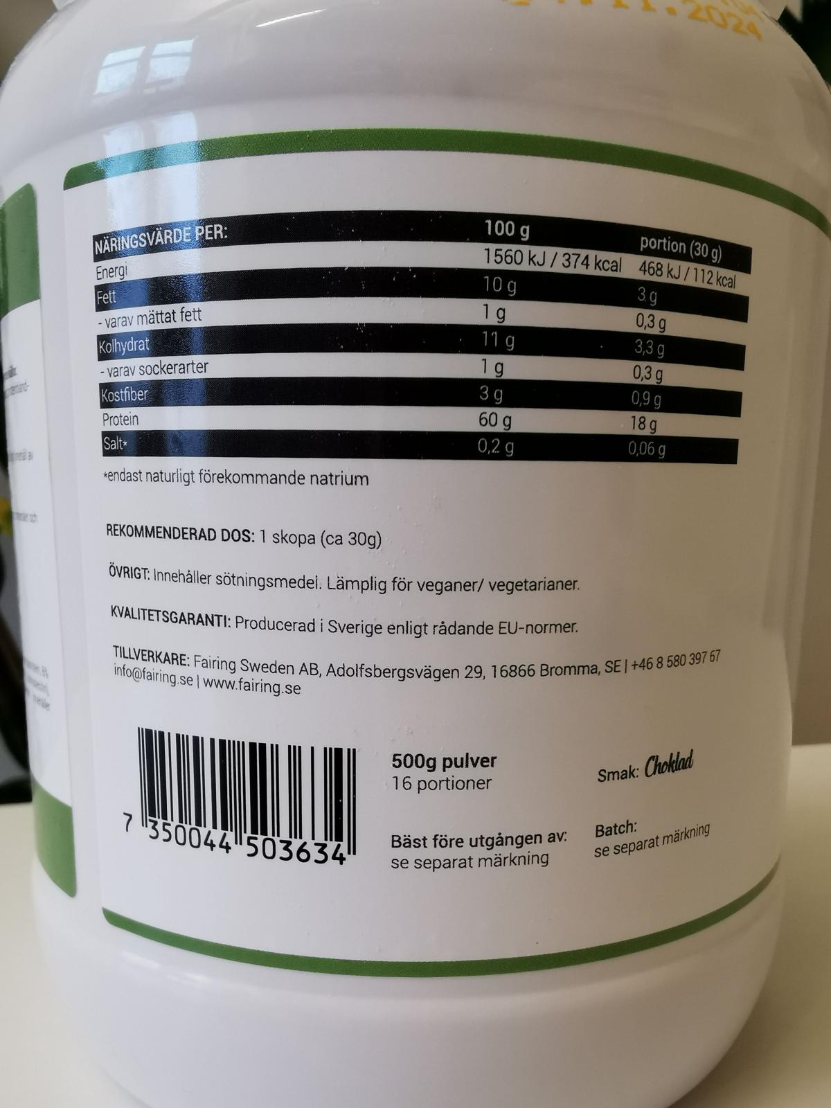 Detalj av etikett med näringsvärden och streckkod