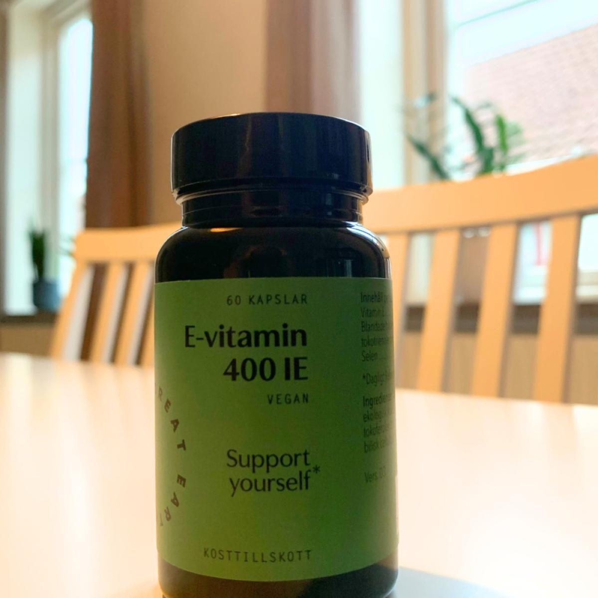 Baksida med innehåll och näring Great Earth E‑vitamin 60 kapslar