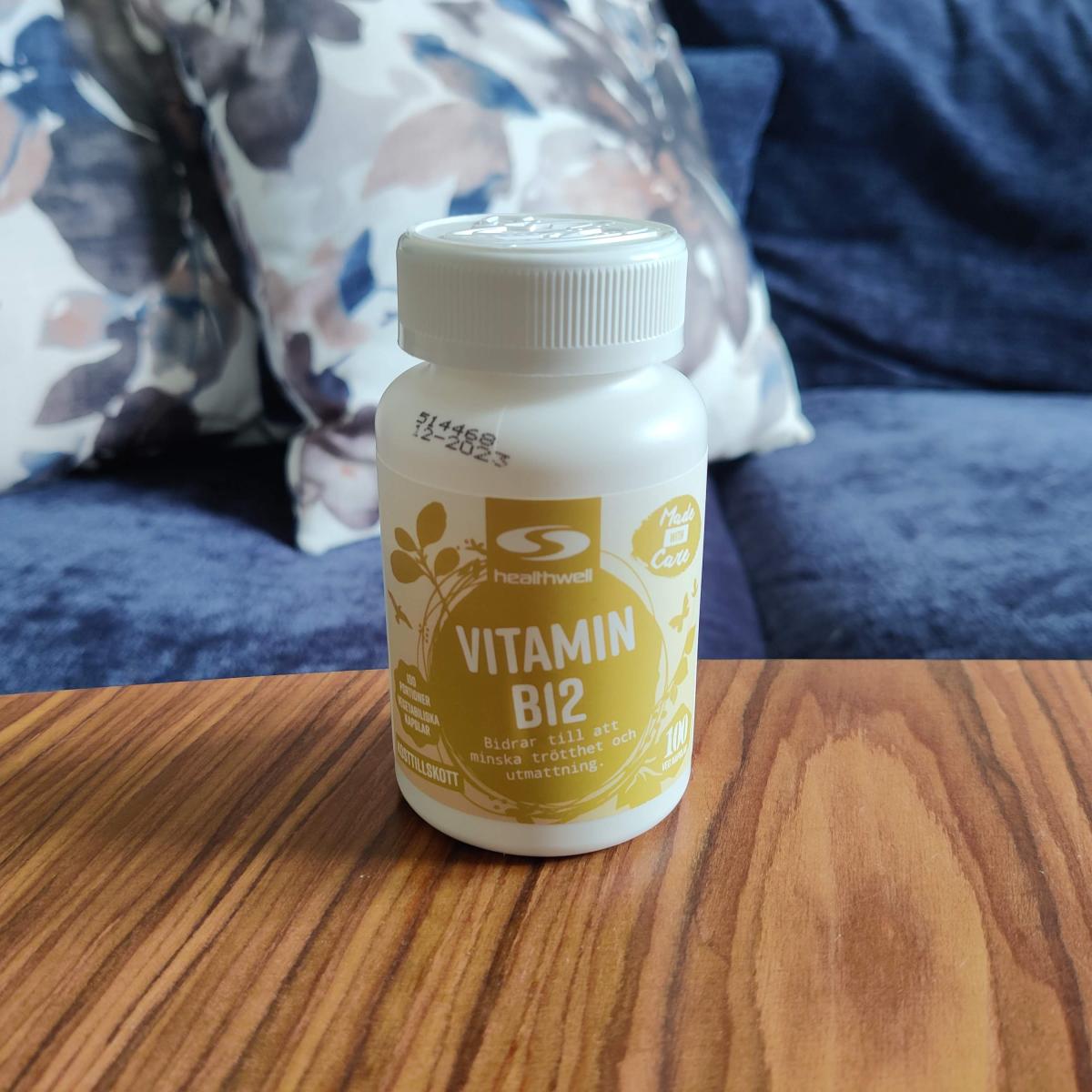 Healthwell B12 på soffbord hemma under långtidsanvändning