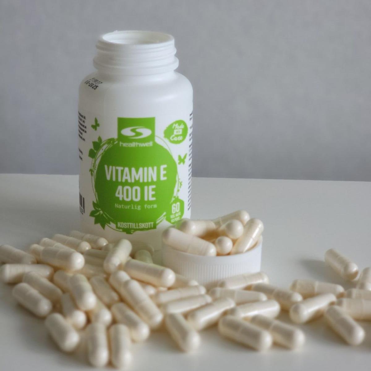 Närbild uppifrån av de blanka kapslarna i Healthwell Vitamin E 400 IE