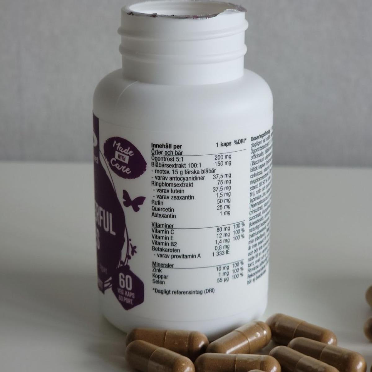 Healthwell Wonderful Eyes närbild på doserings- och ingredienstext, taget av oss under testet