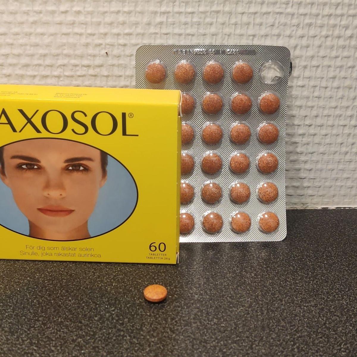 Maxosol-tablett mot måttband för storleksjämförelse, tagen av oss