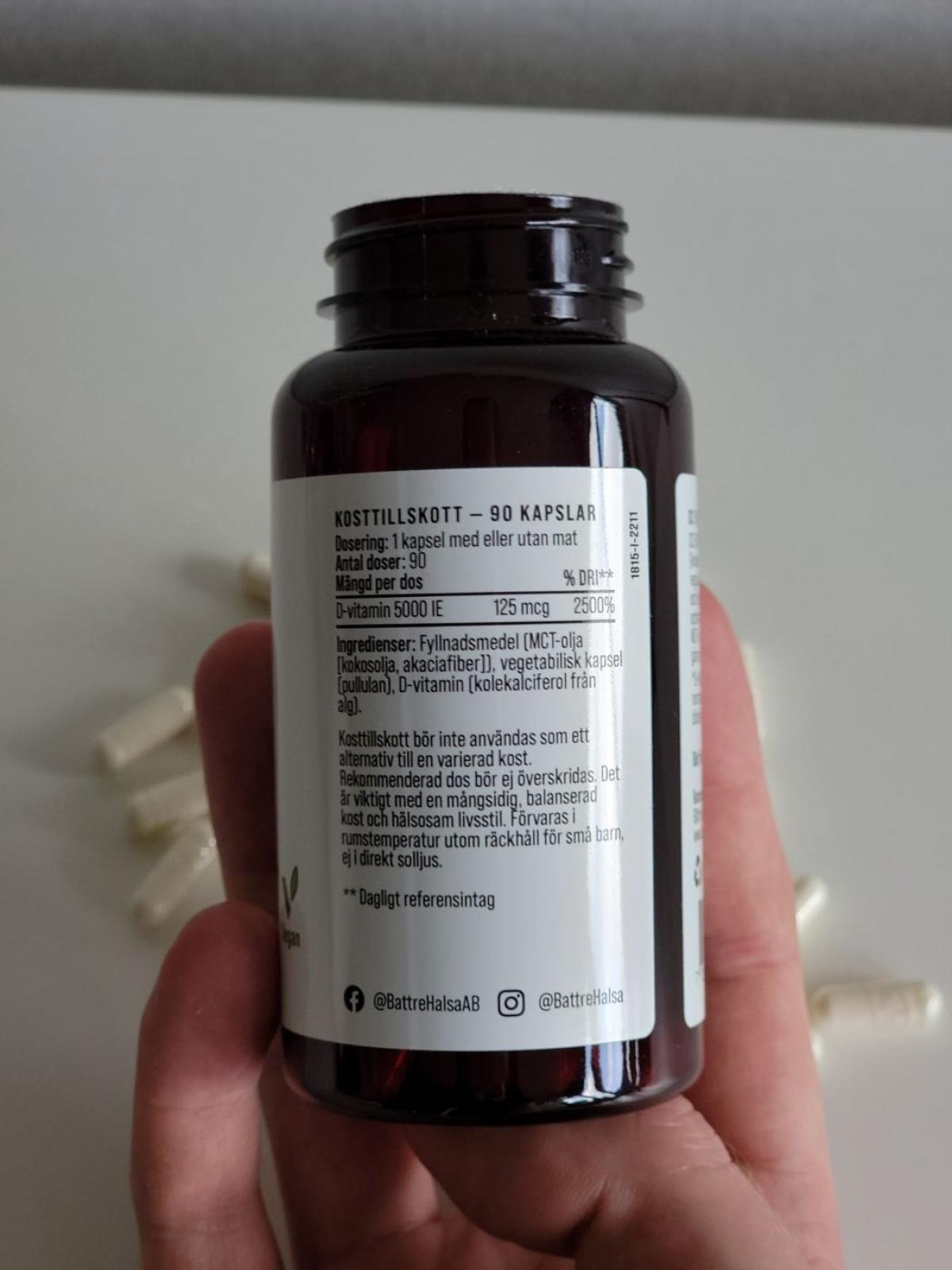 Dosering och ingredienser på Närokällan D3 5000 Vegan, 90 kapslar, bild tagen under vårt test