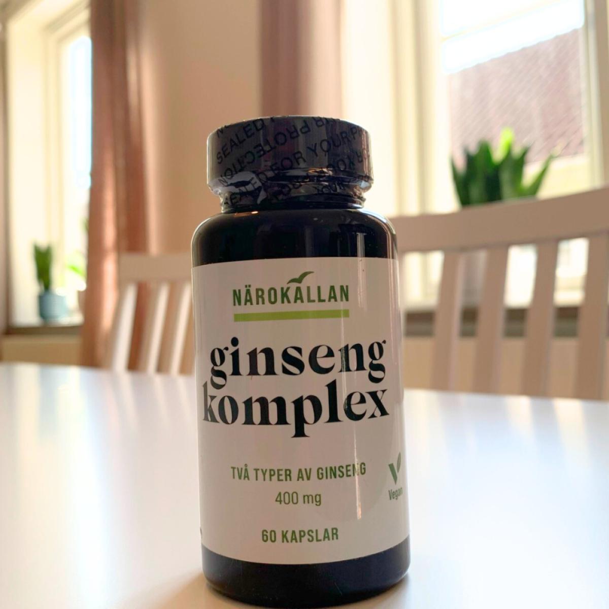 Närokällan Ginseng Komplex fotograferad av oss i dagsljus under testet framsida 400 mg 60 kapslar
