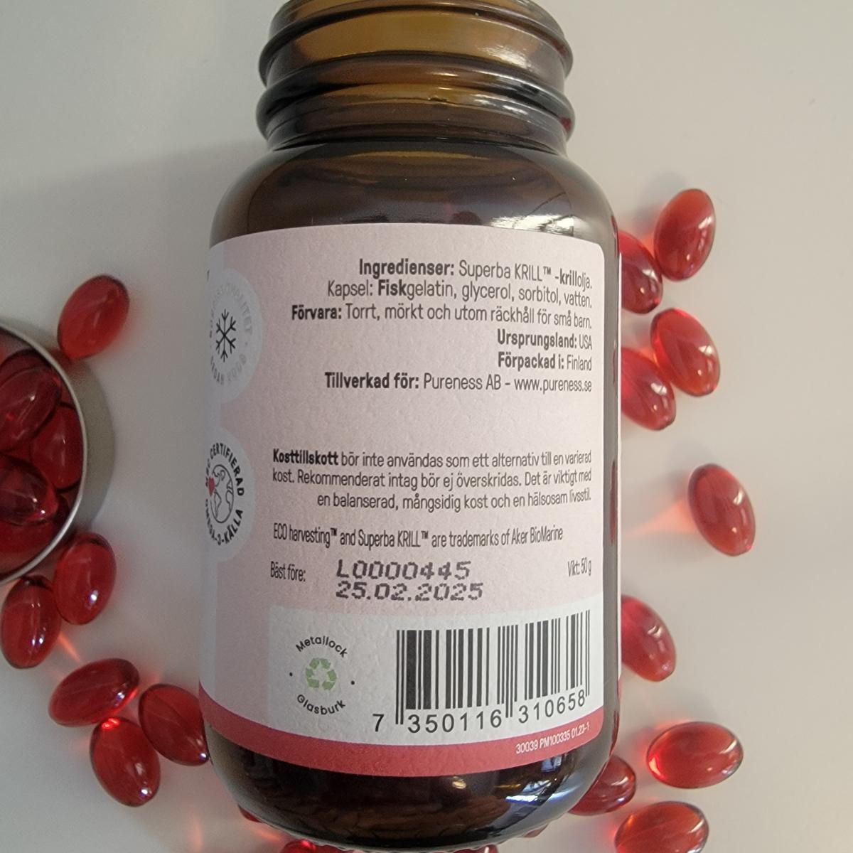 Etikett med näringsvärden och rekommenderad dos för Pureness Krill Omega-3, foto från vårt test