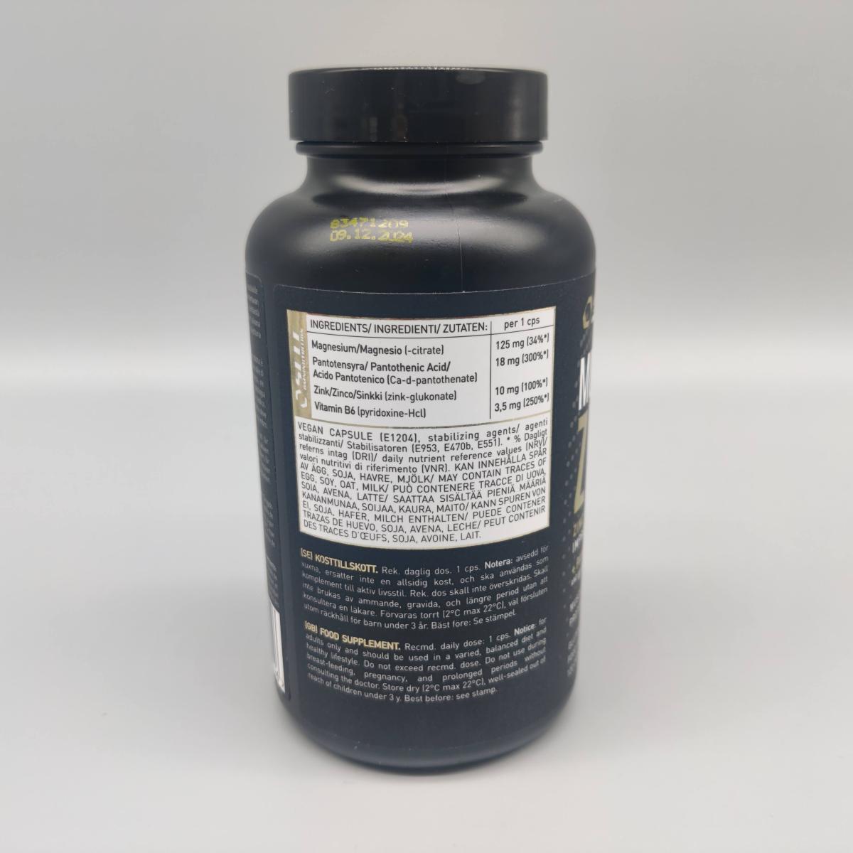 Baksidan med tydlig ingredienslista och doser på Self Omninutrition ZMA