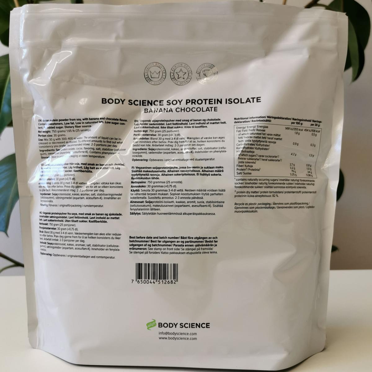 Baksida med näringsdeklaration på Body Science Soy Isolate, foto från vårt test