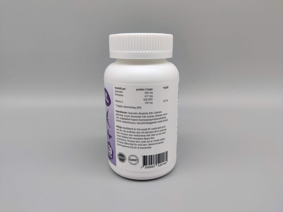 Baksida på Healthwell Super Quercetin med innehåll och märkningar, eget foto