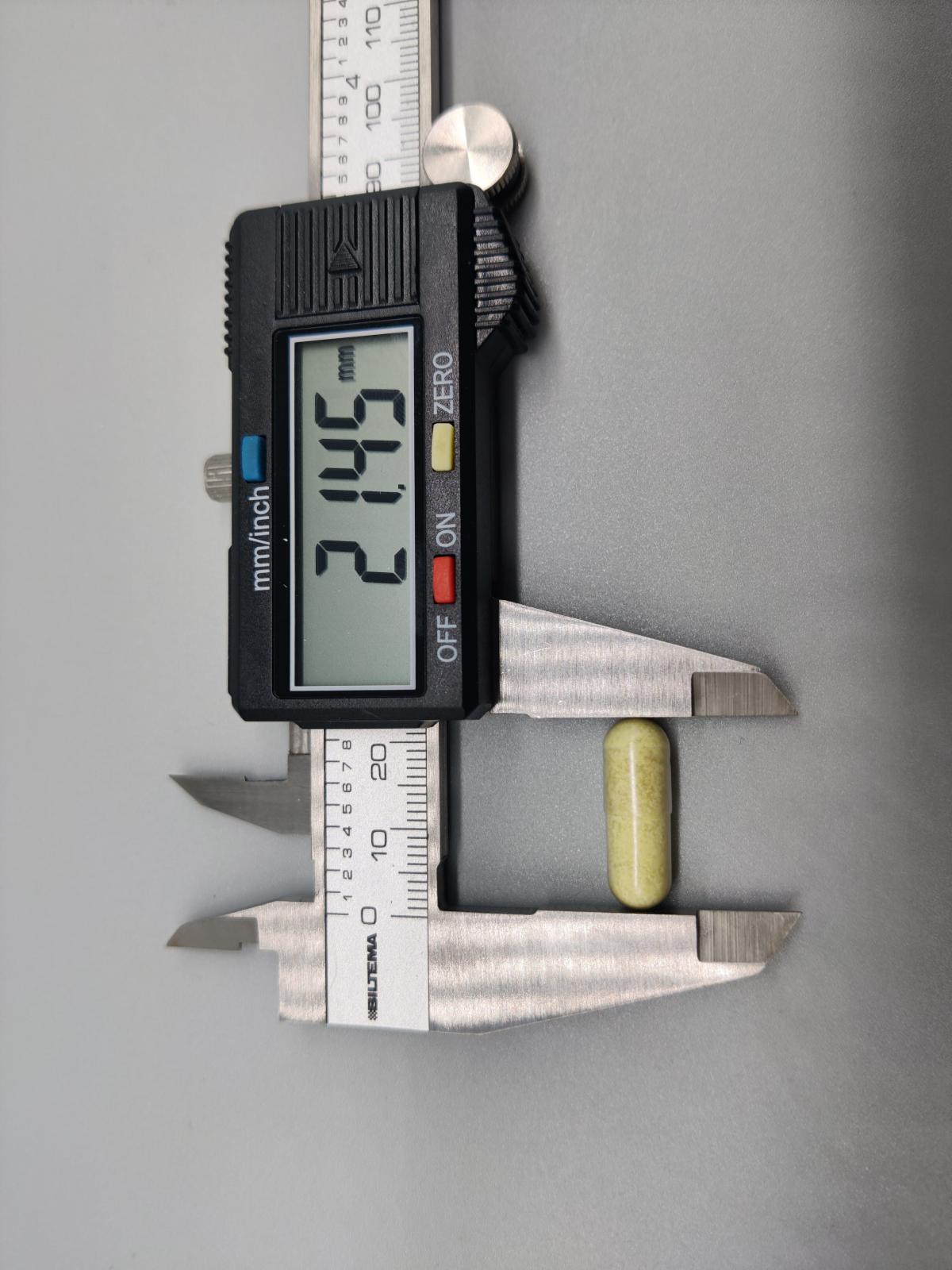 Kapsel mätt med skjutmått cirka 21,5 mm, Thorne Quercetin